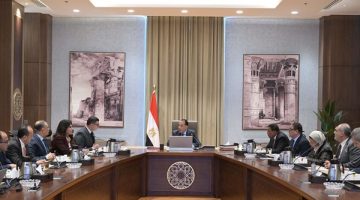رئيس الوزراء يستعرض موقف الأراضي وأعمال التنمية بالساحل الشمالي الغربي