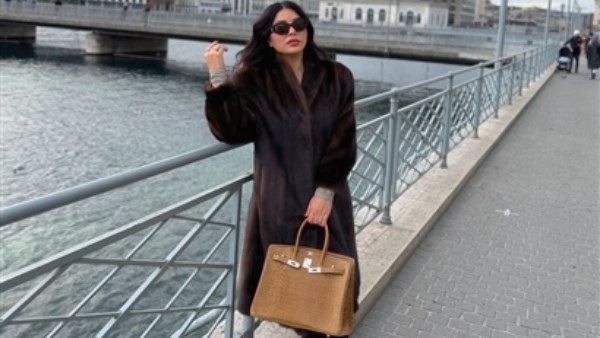 بالملايين.. أسعار خيالية لشنط الفنانات تثير الجدل بالسوشيال ميديا 5 بالملايين.. أسعار خيالية لشنط الفنانات تثير الجدل بالسوشيال ميديا