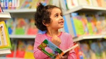 كيف تختارين الكتب المناسبة لطفلك من معرض الكتاب؟