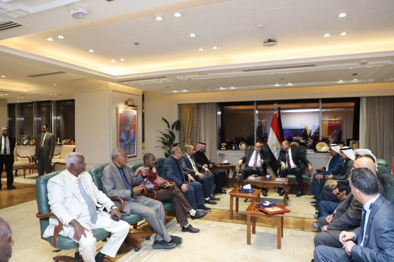 وزير العمل يستقبل وفدًا من الاتحاد الدولي لنقابات العمال العرب | الأخبار 5 وزير العمل يستقبل وفدًا من الاتحاد الدولي لنقابات العمال العرب | الأخبار