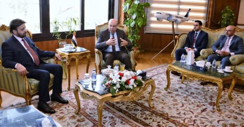 وزير الطيران يلتقي وفداً إماراتياً رفيع المستوى لمناقشة أوجه التعاون في الموضوعات ذات الاهتمام المشترك | الأخبار 5 وزير الطيران يلتقي وفداً إماراتياً رفيع المستوى لمناقشة أوجه التعاون في الموضوعات ذات الاهتمام المشترك | الأخبار