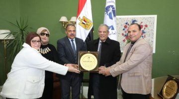 محافظ الشرقية يُشارك إجتماع مجلس إدارة المعهد التكنولوجي العالي بالعاشر من رمضان | محافظات