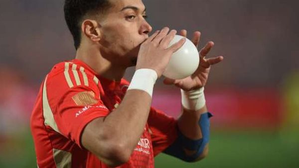 بعد احتفاله بالبالونة.. شقيق العامري فاروق يطالب برحيل إمام عاشور: الأهلي أكبر منه 5 بعد احتفاله بالبالونة.. شقيق العامري فاروق يطالب برحيل إمام عاشور: الأهلي أكبر منه