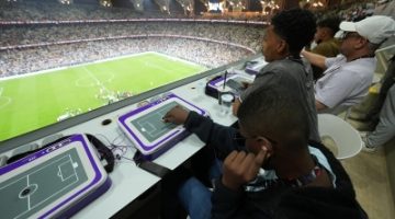 كلاسيكو الأرض بتجربة تفاعلية للمكفوفين