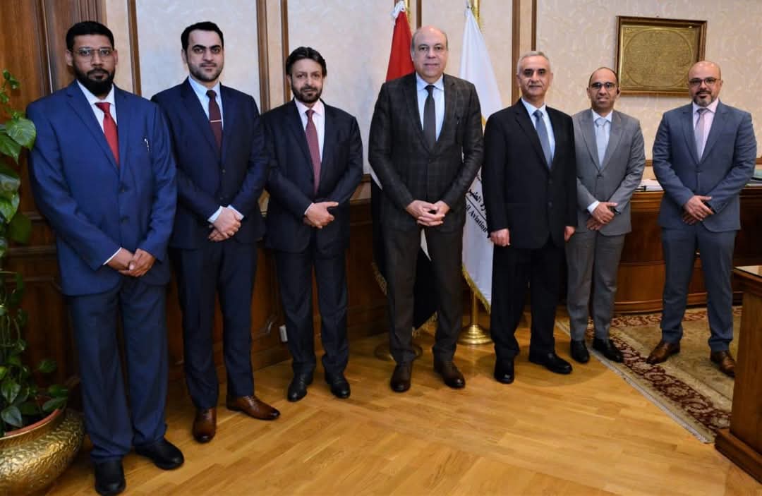 الحكومة تبحث مع وفد إماراتي التعاون بمجال الطيران المدني 5 الحكومة تبحث مع وفد إماراتي التعاون بمجال الطيران المدني