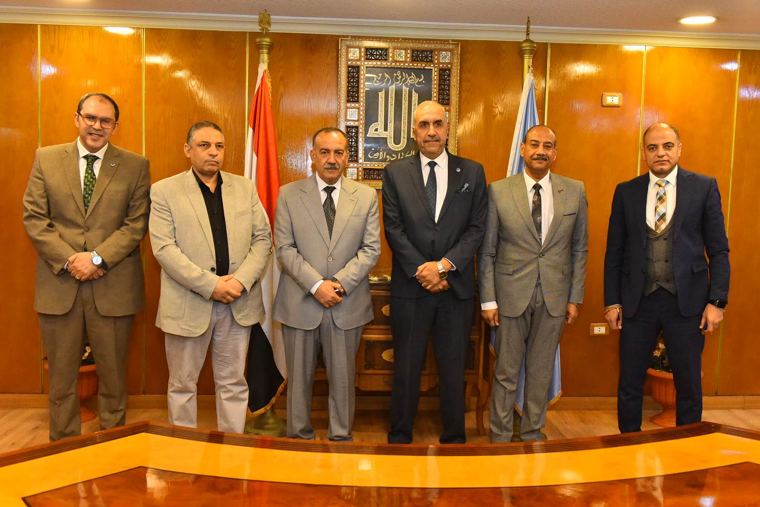 توقيع بروتوكول بين اسيوط للتكرير والمحافظة لتمويل إعادة رصف طريق "بني غالب/جحدم" بتكلفة 17 مليون جنيه 5 توقيع بروتوكول بين اسيوط للتكرير والمحافظة لتمويل إعادة رصف طريق “بني غالب/جحدم” بتكلفة 17 مليون جنيه