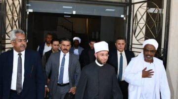 وزير الأوقاف يلتقي قيادات الدعوة وشيوخ القبائل بحلايب وشلاتين