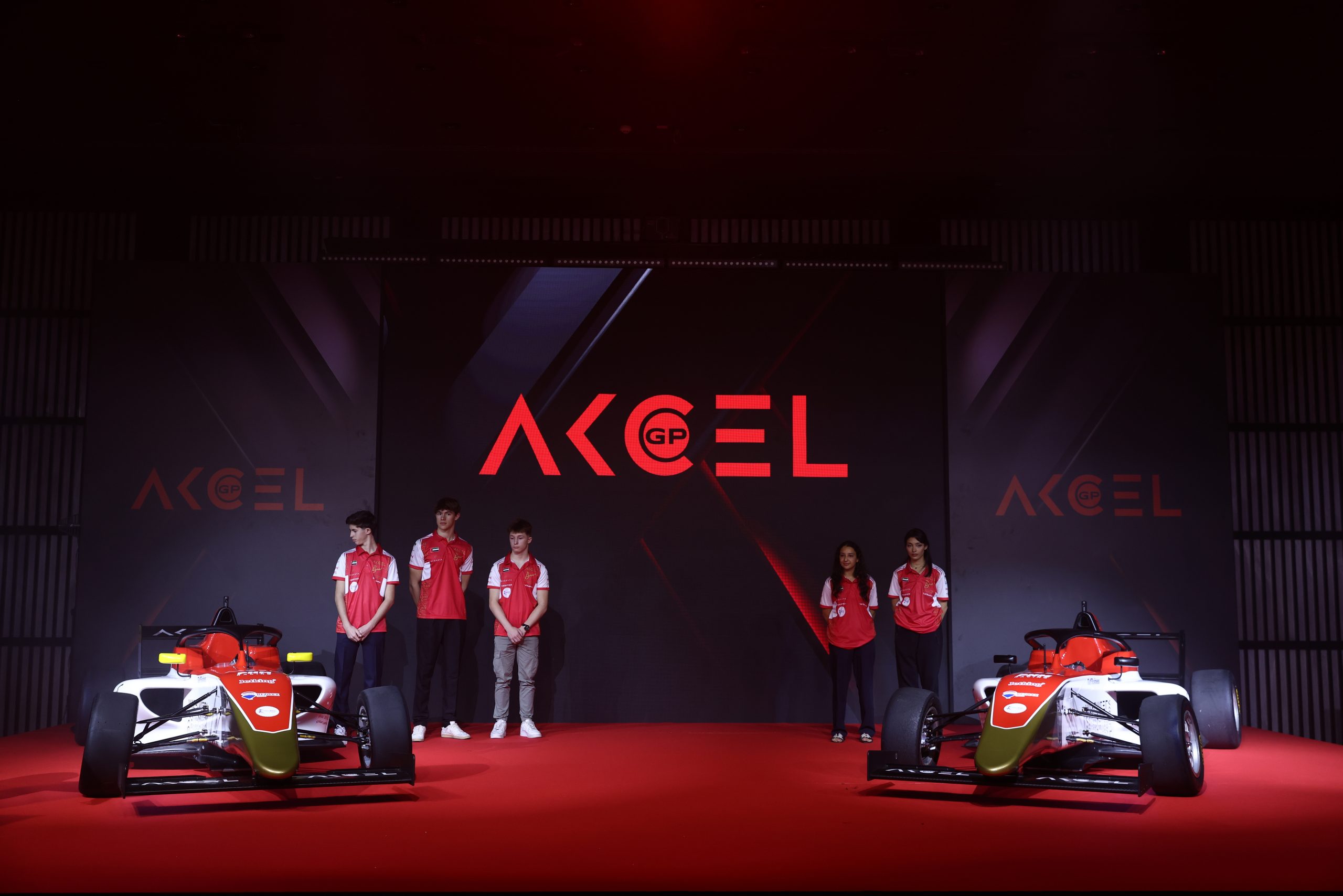 انضمام الإماراتيتين حمدة وآمنة القبيسي لفريق AKCEL GP لسباقات السيارات فورمولا للمنافسة ببطولات إقليمية ودولية 5 انضمام الإماراتيتين حمدة وآمنة القبيسي لفريق AKCEL GP لسباقات السيارات فورمولا للمنافسة ببطولات إقليمية ودولية