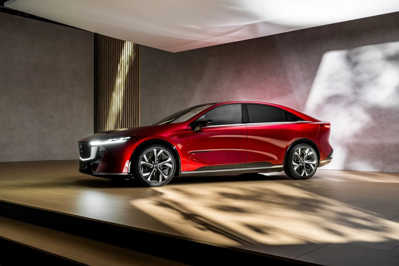 Mazda 6e الجديدة: سيارة سيدان كهربائية تتفوق على Tesla Model 3 5 Mazda 6e الجديدة: سيارة سيدان كهربائية تتفوق على Tesla Model 3