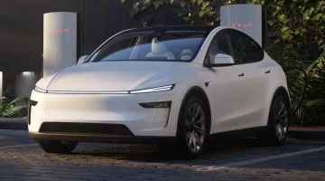 إنه رسمي! هذه هي سيارة Tesla Model Y لعام 2025: سيارة دفع رباعي كهربائية مُعاد تصميمها بميزات جديدة وسعر أعلى قليلاً