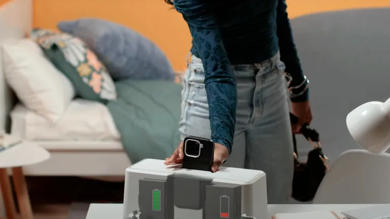 Swippitt محمصة ثورية للشحن الفوري للهواتف الذكية.webp