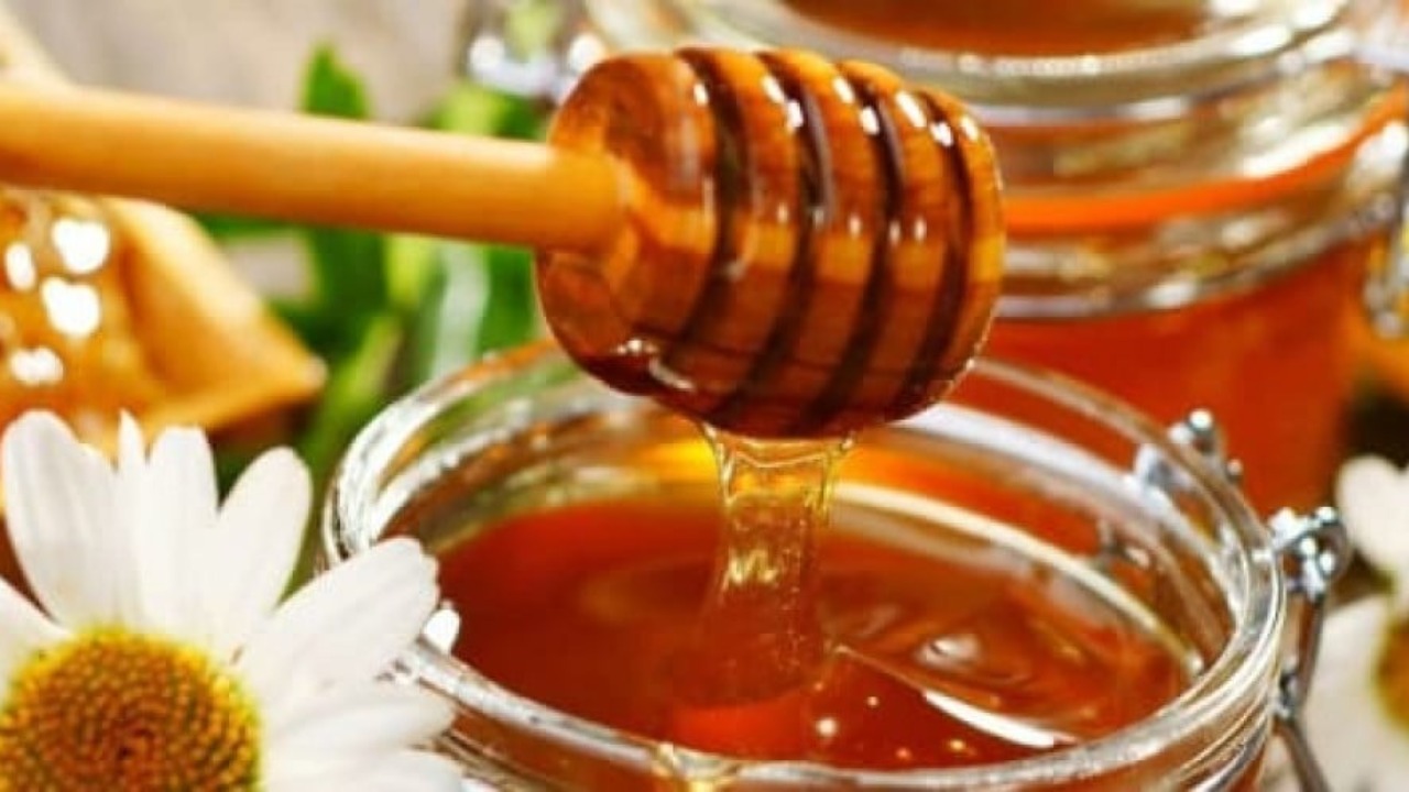 العسل ومرض السكري اكتشف أفضل الأنواع وطرق الاستخدام الآمن لتحسين صحتك 5 العسل ومرض السكري اكتشف أفضل الأنواع وطرق الاستخدام الآمن لتحسين صحتك