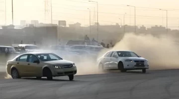 ✓ أمن الدار البيضاء يوقف شخصين بسبب السياقة الاستعراضية
