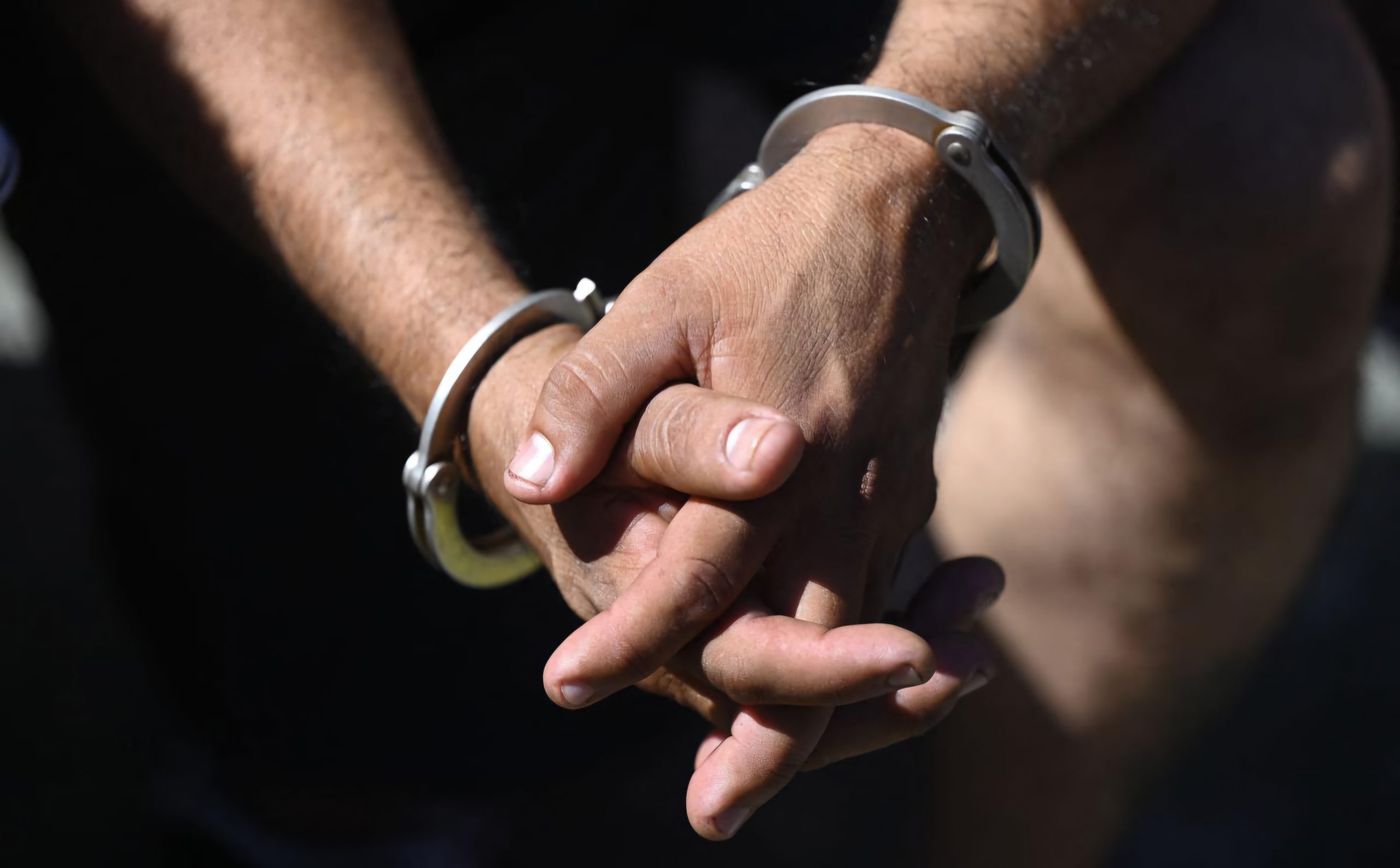 ✓ توقيف شاب بطنجة بعد قيادته المتهورة وفراره من موقع حادثة سير 5 ✓ توقيف شاب بطنجة بعد قيادته المتهورة وفراره من موقع حادثة سير