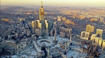 مكة المكرّمة تسجّل 32 ْمئوية وسكاكا وعرعر وطريف الأقل بـ 3 ْمئوية.. موجة برد تضرب المملكة