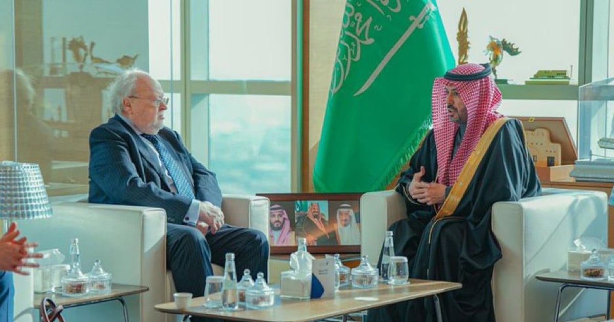 "الجعويني": "هدف" يلعب دوراً محورياً في تمكين القوى العاملة السعودية ومساهمتها في رؤية 2030 5 “الجعويني”: “هدف” يلعب دوراً محورياً في تمكين القوى العاملة السعودية ومساهمتها في رؤية 2030