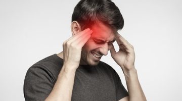 لأنه علامة تحذير.. طبيب روسي: هذه أمراض يشير إليها الصداع