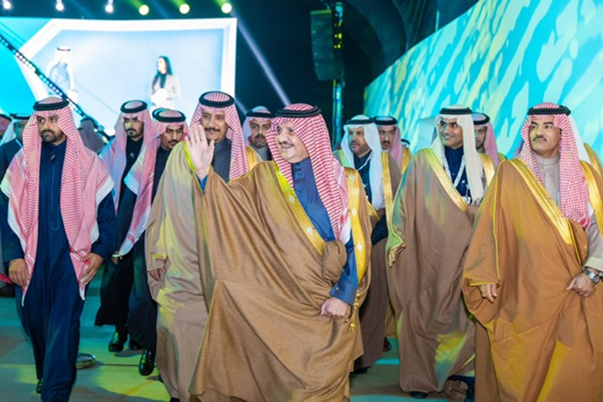 شهد توقيع اتفاقيات بـ 17 مليار ريال.. أمير الشرقية يدشن منتدى حفر الباطن للاستثمار 5 شهد توقيع اتفاقيات بـ 17 مليار ريال.. أمير الشرقية يدشن منتدى حفر الباطن للاستثمار