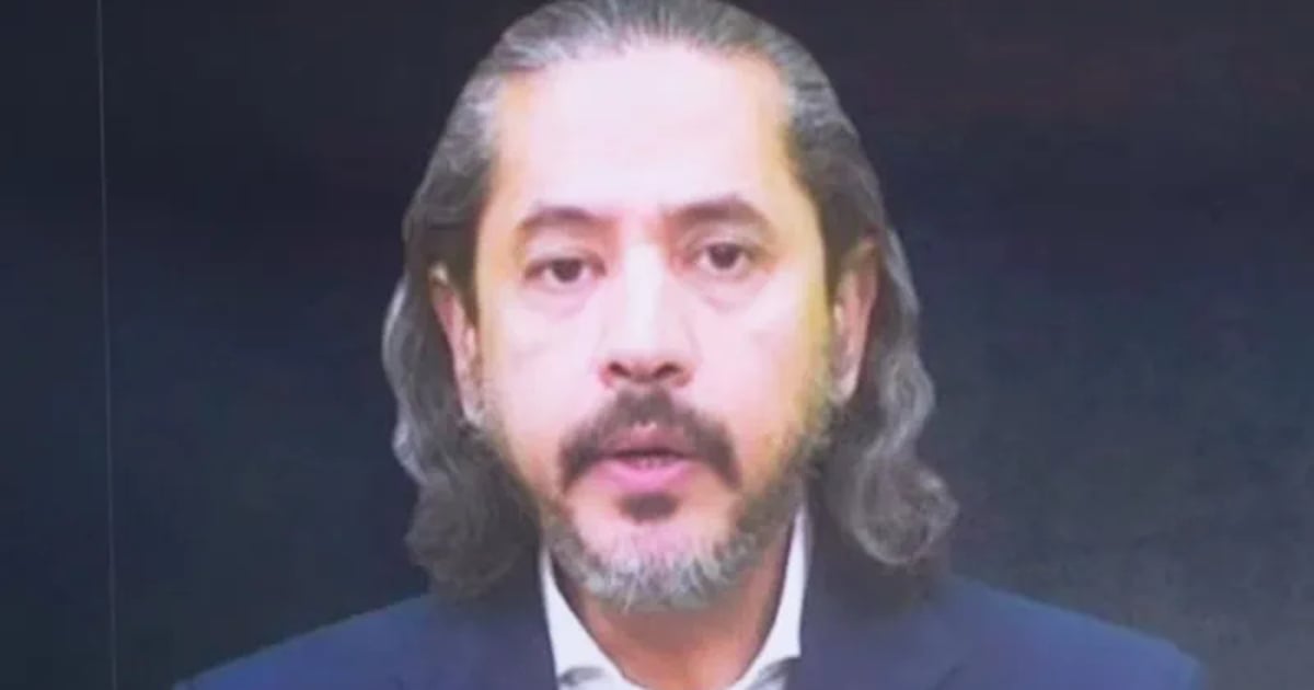 الإمارات تتسلم المتهم "عبد الرحمن القرضاوي" من لبنان 5 الإمارات تتسلم المتهم “عبد الرحمن القرضاوي” من لبنان