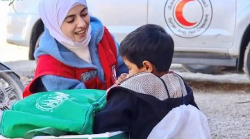 “إغاثي الملك سلمان” يوزّع الآلاف من السلال والحقائب الصحية بريف دمشق وعفرين بحلب السورية