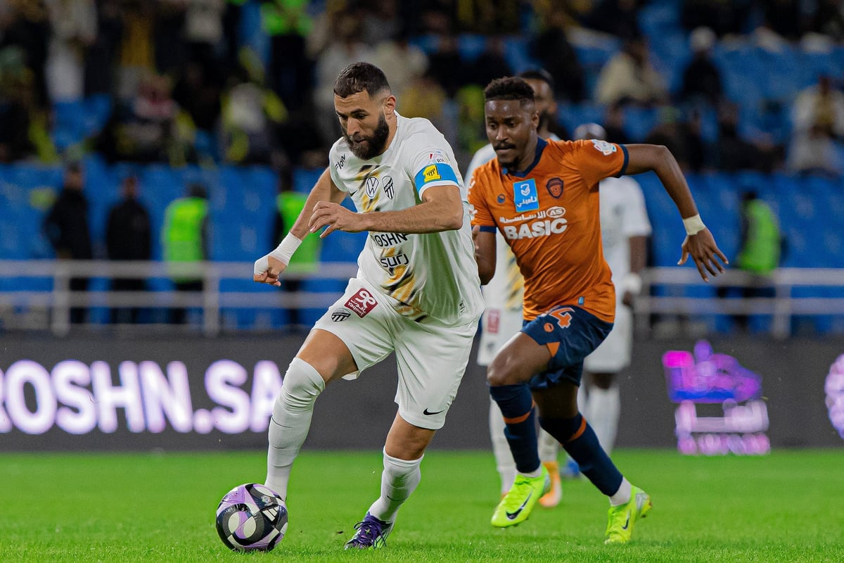 بالتعادل الإيجابي.. الفيحاء يُجرِّد الاتحاد من الصدارة.. ويمنحها للهلال 5 بالتعادل الإيجابي.. الفيحاء يُجرِّد الاتحاد من الصدارة.. ويمنحها للهلال