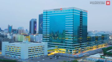 مستشفى الدكتور سليمان الحبيب بالخبر يُنقذ سبعينية من مضاعفات حادة لعمليات سمنة سابقة بالمنظار