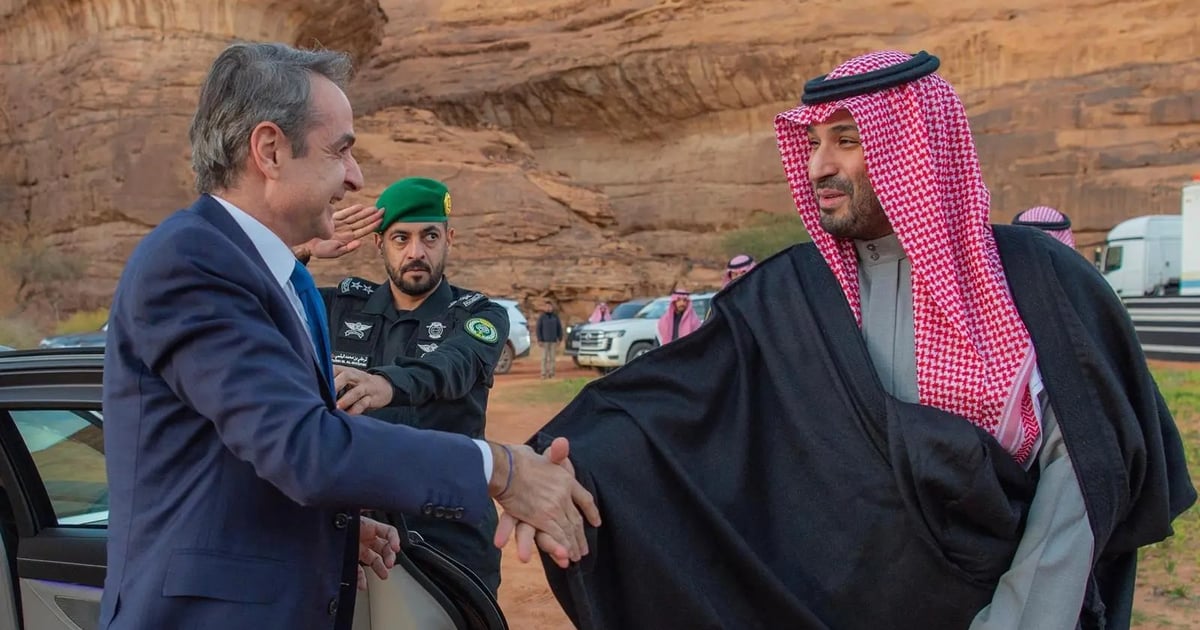 ولي العهد يستقبل في المخيم الشتوي بالعلا رئيس وزراء اليونان ويرأسان مجلس الشراكة الاستراتيجية السعودي-اليوناني
