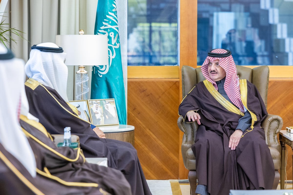 أمير الشرقية يسلّم شهادة اعتماد “حياك” لمستشفى قوى الأمن بالدمام