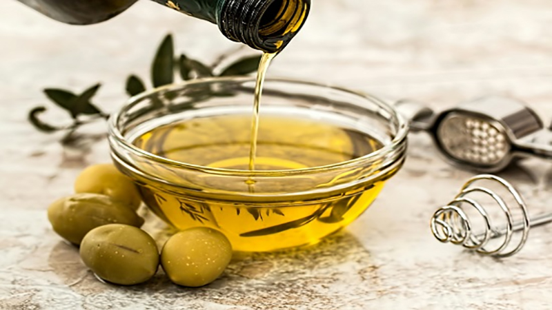 احذر استخدام زيت الزيتون بهذه الطرق 5 احذر استخدام زيت الزيتون بهذه الطرق