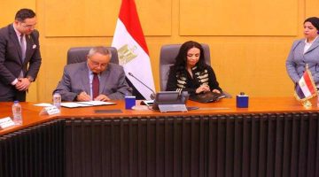 وزيرة التضامن ومدير مكتبة الإسكندرية يوقعان بروتوكول لدعم وتنمية قدرات الأسرة والطفل والشباب