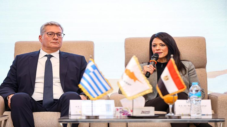 وزيرة التخطيط تلقي الكلمة الرئيسية في الجلسة الافتتاحية لمنتدى الأعمال المصري اليوناني القبرصي 5 وزيرة التخطيط تلقي الكلمة الرئيسية في الجلسة الافتتاحية لمنتدى الأعمال المصري اليوناني القبرصي