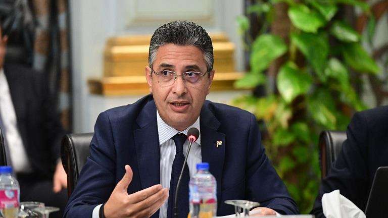 وزير التموين يفجر مفاجأة عن صعوبة ضبط الأسعار في الأسواق 5 وزير التموين يفجر مفاجأة عن صعوبة ضبط الأسعار في الأسواق