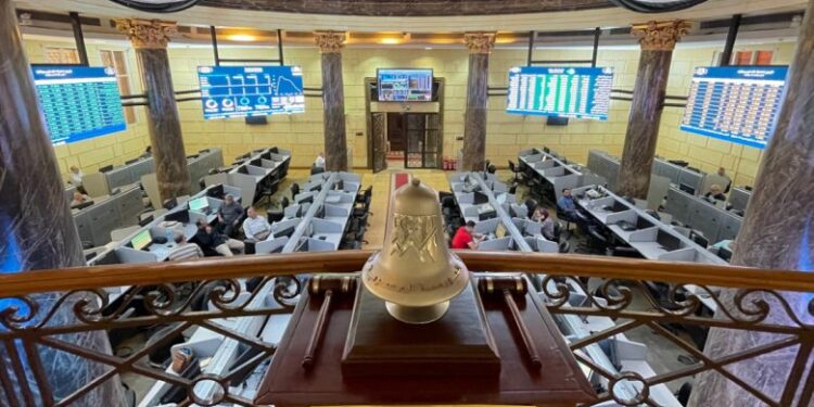 الضغوط البيعية تدفع EGX30 لكسر منطقة الدعم 29800 نقطة لأسفل 5 الضغوط البيعية تدفع EGX30 لكسر منطقة الدعم 29800 نقطة لأسفل