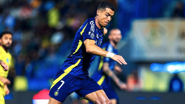 النصر يضرب الخليج بثلاثية في الدوري السعودي 5 النصر يضرب الخليج بثلاثية في الدوري السعودي