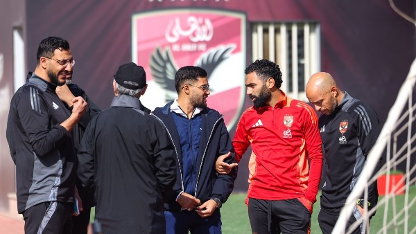 بعد اهتمام برشلونة بضمه.. نجم الأهلي ينظمه في التدريبات 5 بعد اهتمام برشلونة بضمه.. نجم الأهلي ينظمه في التدريبات