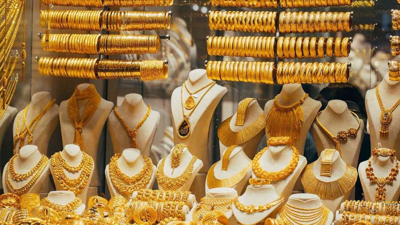 أسعار الذهب اليوم في مصر: استقرار نسبي وتحديثات هامة للمستثمرين والمستهلكين 5 أسعار الذهب اليوم في مصر: استقرار نسبي وتحديثات هامة للمستثمرين والمستهلكين