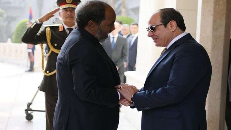 الرئيس السيسي ونظيره الصومالي يوقعان إعلان الشراكة الاستراتيجية بين البلدين 5 الرئيس السيسي ونظيره الصومالي يوقعان إعلان الشراكة الاستراتيجية بين البلدين