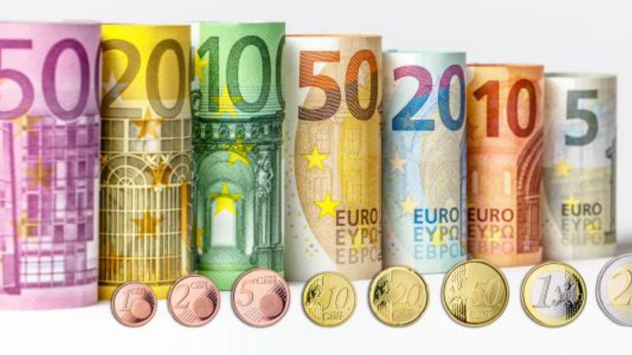 استقرار أسعار اليورو اليوم وسط ترقب الأسواق العالمية والمحلية 5 استقرار أسعار اليورو اليوم وسط ترقب الأسواق العالمية والمحلية
