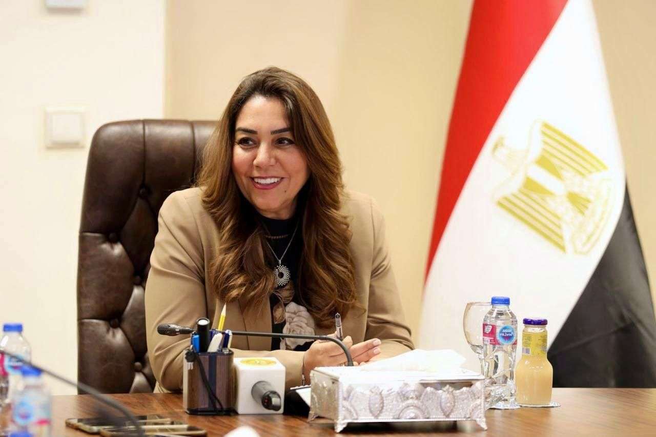 نعمل على تذليل أية عقبات أو مشكلات تواجه المستثمرين 5 نعمل على تذليل أية عقبات أو مشكلات تواجه المستثمرين