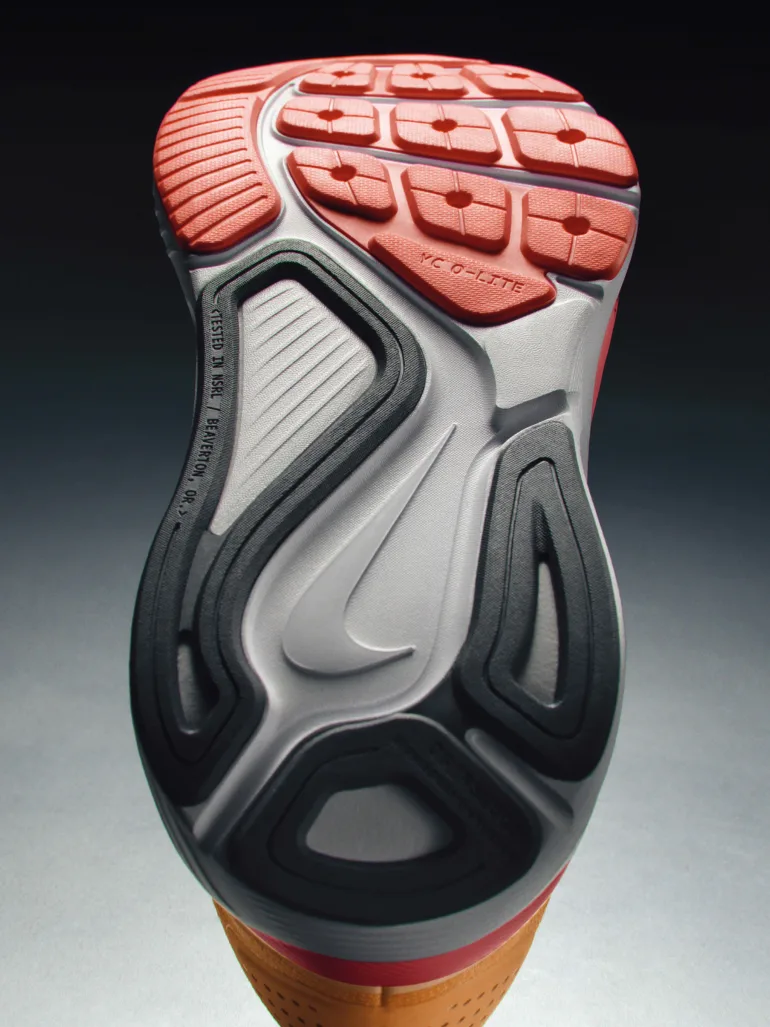 1748492019 897 Nike Structure 26 أحذية رياضية تعزز كل خطوة من خطواتك.webp