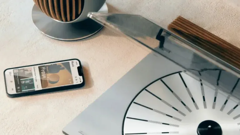 Bang & Olufsen Beosystem 3000c: مشغل أسطوانات من عام 1985 مزود بتقنية Wi-Fi مقابل 26000 يورو 21 1748553403 936 Bang Olufsen Beosystem 3000c مشغل أسطوانات من عام 1985.webp