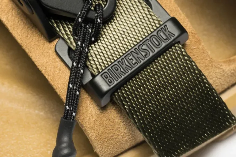 Birkenstock x Maharishi: صنادل للبقاء في الغابة... عصرية وغير تقليدية... الصيحة الرائجة هذا العام والتي لا يمكن تفويتها 13 1748556015 750 Birkenstock x Maharishi صنادل للبقاء في الغابة عصرية وغير تقليدية.webp