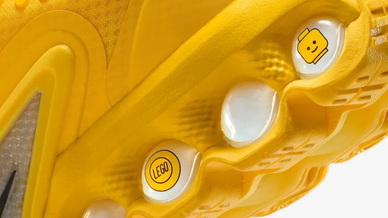 Nike Air Max Dn x LEGO: عندما يتجول خيال الطفل في الشارع 17 1748667207 235 Nike Air Max Dn x LEGO عندما يتجول خيال الطفل.webp