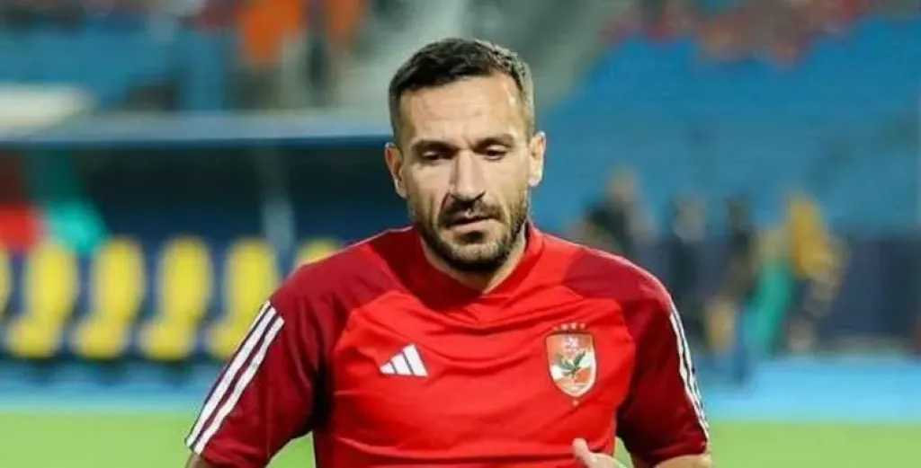 أفشة يودع علي معلول برسالة مؤثرة: ”كنت الأسطورة والقدوة في الأهلي” 5 أفشة يودع علي معلول برسالة مؤثرة: ”كنت الأسطورة والقدوة في الأهلي”