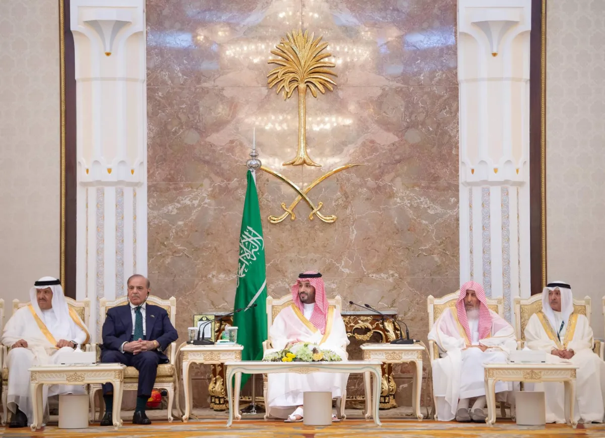 ولي العهد السعودي يؤكد مواصلة بذل جميع الجهود لراحة الحجاج 5 ولي العهد السعودي يؤكد مواصلة بذل جميع الجهود لراحة الحجاج
