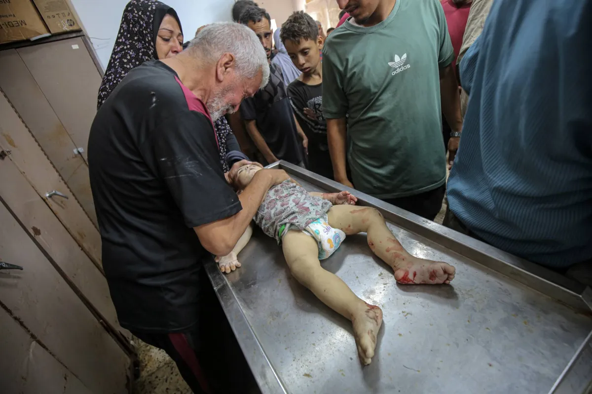 وزارة الصحة في غزة تحذر من انهيار ما تبقى من مؤسسات صحية بالقطاع 5 وزارة الصحة في غزة تحذر من انهيار ما تبقى من مؤسسات صحية بالقطاع