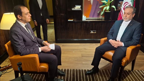 وكالة رويترز تبث تقريرًا حول لقاء قناة النيل للأخبار مع وزير الخارجية الإيراني 5 وكالة رويترز تبث تقريرًا حول لقاء قناة النيل للأخبار مع وزير الخارجية الإيراني