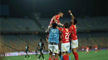ناديان خليجيان يستهدفان لاعب الأهلي بعد كأس العالم للأندية