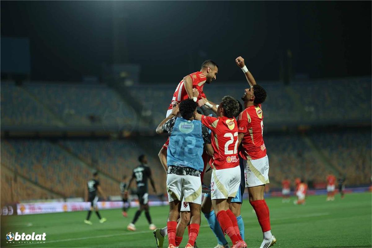ناديان خليجيان يستهدفان لاعب الأهلي بعد كأس العالم للأندية 5 ناديان خليجيان يستهدفان لاعب الأهلي بعد كأس العالم للأندية