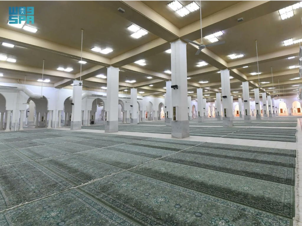 1749126036 92 ولي العهد يصل إلى منى ليُشرف على راحة حجاج بيت